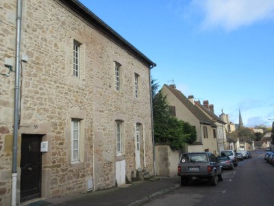 CHARMANTE MAISON EN PIERRES A VENDRE - AUTUN QUARTIER HISTORIQUE - 160 m2 - 249000€