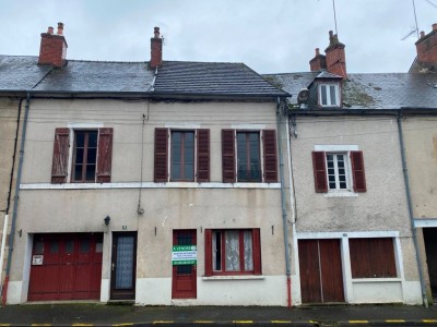 MAISON COEUR VILLAGE AVEC JARDIN A VENDRE - ST SAULGE - 151.85 m2 - 34000€