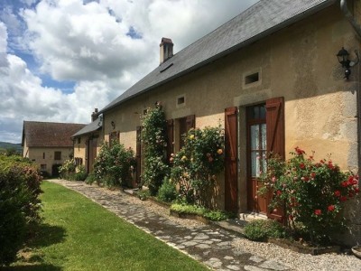 maison, gite et dpendances A VENDRE - ST HILAIRE EN MORVAN - 302.67 m2 - 430000€