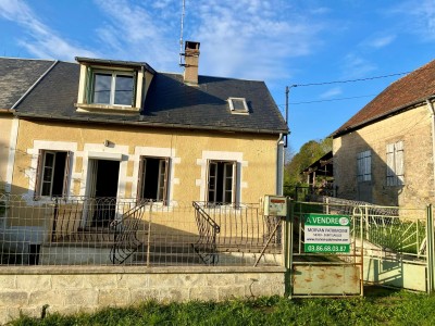 Maison de campgne A VENDRE - AUNAY EN BAZOIS - 82.24 m2 - 42000€