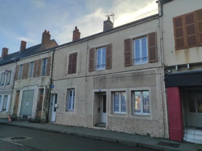 IMMEUBLE DE RAPPORT A VENDRE - CHATEAU CHINON VILLE - 200 m2 - 92�000�&euro;