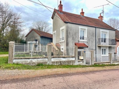 MAISON A VENDRE - EPIRY - 80.76 m2 - 52000€