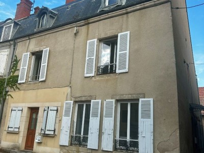 MAISON A VENDRE - CHATILLON EN BAZOIS - 180.38 m2 - 82 000 €