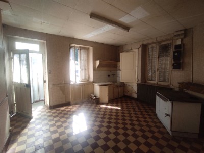 FERMETTE A VENDRE - ARLEUF - 176.92 m2 - 85000€