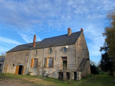 MAISON ET DEPENDANCES SUR BEAU TERRAIN - PUITS - ST FRANCHY - 111.54 m2 - VENDU