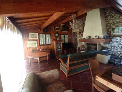 Fermette de 7 pièces / 3 chambres A VENDRE - ST LEGER DE FOUGERET - 198.53 m2 - 120 000 €