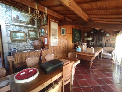 Fermette de 7 pièces / 3 chambres A VENDRE - ST LEGER DE FOUGERET - 198.53 m2 - 120 000 €