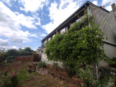 Fermette de 7 pièces / 3 chambres A VENDRE - ST LEGER DE FOUGERET - 198.53 m2 - 120 000 €