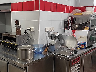 Fond de commerce A VENDRE - CHATEAU CHINON VILLE - 128.5 m2 - 199�000�&euro;