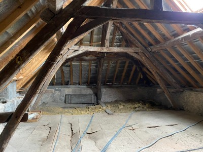 IMMEUBLE DE COMMERCE - 2 LOGEMENTS - 1 ATELIER A VENDRE - CHATILLON EN BAZOIS - 182.23 m2 - 140000€