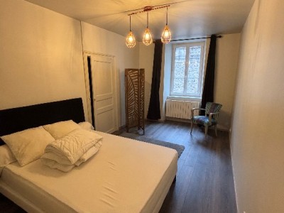 IMMEUBLE DE RAPPORT A VENDRE - CHATEAU CHINON VILLE - 239.2 m2 - 178�000�&euro;