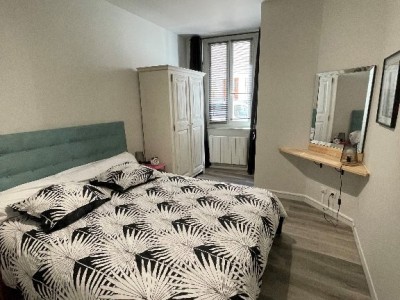 IMMEUBLE DE RAPPORT A VENDRE - MOULINS ENGILBERT - 177.7 m2 - 146�000�&euro;