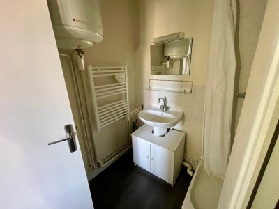 IMMEUBLE DE RAPPORT A VENDRE - MOULINS ENGILBERT - 177.7 m2 - 146�000�&euro;