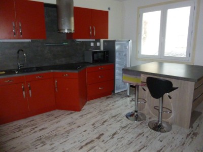 IMMEUBLE DE RAPPORT A VENDRE - MOULINS ENGILBERT - 177.7 m2 - 146�000�&euro;