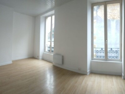 IMMEUBLE DE RAPPORT A VENDRE - ST SAULGE - 159.23 m2 - 77 000 €