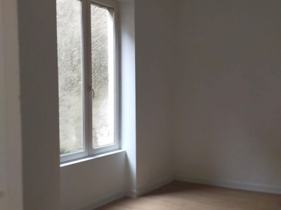 IMMEUBLE DE RAPPORT A VENDRE - ST SAULGE - 159.23 m2 - 77 000 €