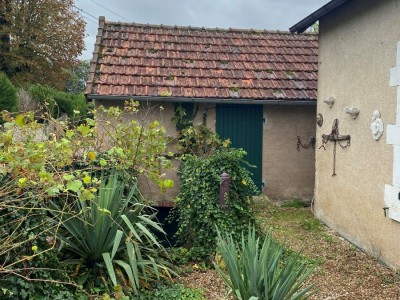 MAISON DE CAMPAGNE AVEC TERRAIN - ALLUY - 52.44 m2 - VENDU
