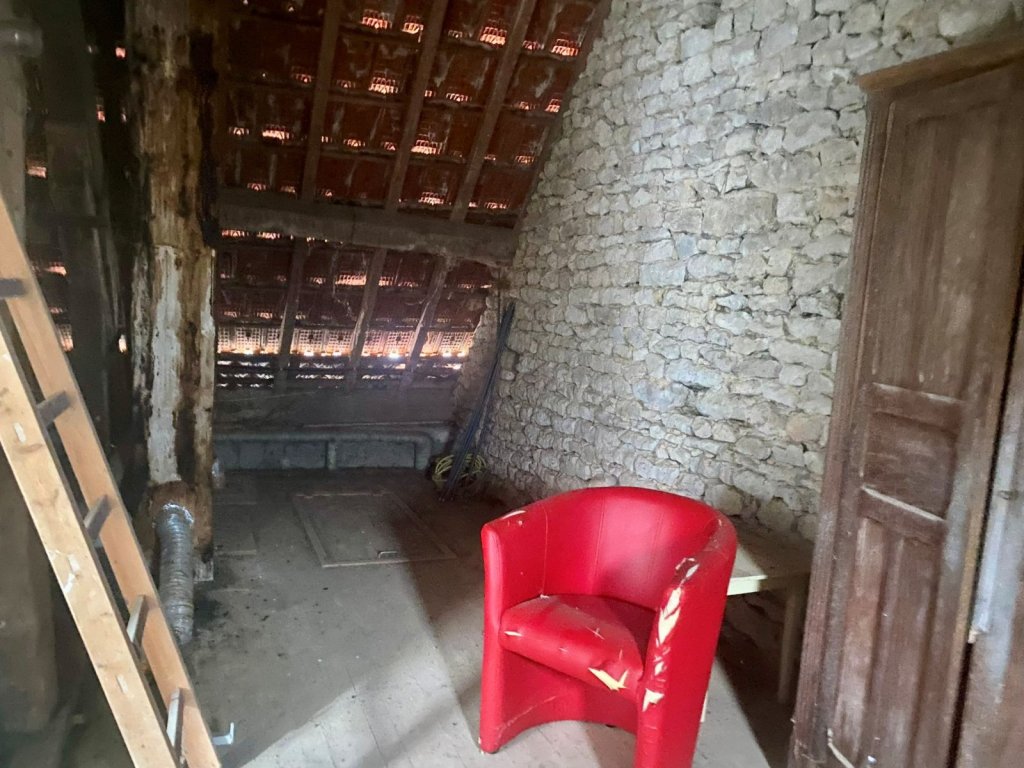 MAISON - ALLUY - 66.73 m2 - VENDU