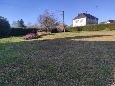 Pavillon sur Sous Sol complet avec dpendances A VENDRE - ARLEUF - 94.62 m2 - 119000€