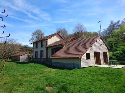 Ancienne Gare A VENDRE - ARLEUF - 136.73 m2 - 199000€