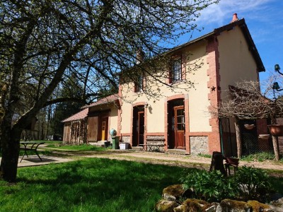 Ancienne Gare A VENDRE - ARLEUF - 136.73 m2 - 199000€