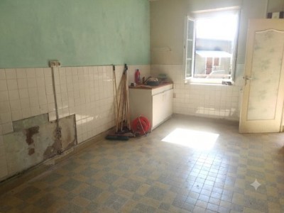 Ensemble de trois maisons A VENDRE - ARLEUF - 144.34 m2 - 34 000 &euro;