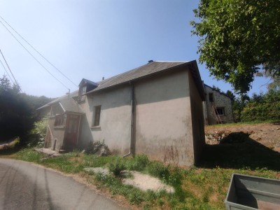 Ensemble de trois maisons A VENDRE - ARLEUF - 144.34 m2 - 34 000 &euro;