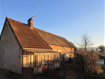 MAISON A VENDRE - ST FORGEOT - 70.7 m2 - 85000€
