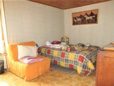 MAISON A VENDRE - ST FORGEOT - 70.7 m2 - 85000€