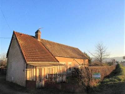 MAISON A VENDRE - ST FORGEOT - 70.7 m2 - 85000€