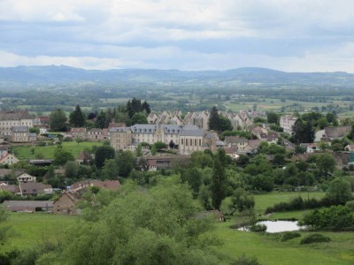 MAISON AVEC JARDIN,  SECTEUR AGREABLE - AUTUN - 140 m2 - VENDU