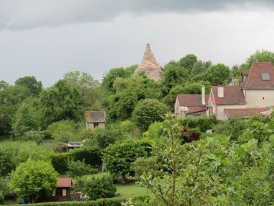 MAISON AVEC JARDIN,  SECTEUR AGREABLE - AUTUN - 140 m2 - VENDU
