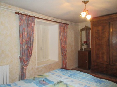 CHARMANTE MAISON DE VILLAGE A VENDRE - BROYE - 148.1 m2 - 155000€