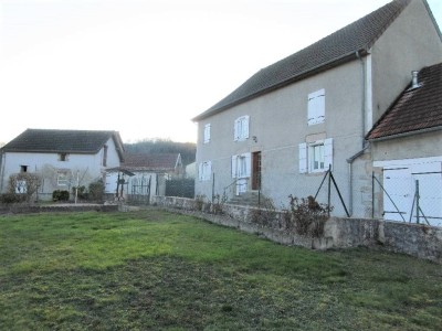 CHARMANTE MAISON DE VILLAGE A VENDRE - BROYE - 148.1 m2 - 155000€