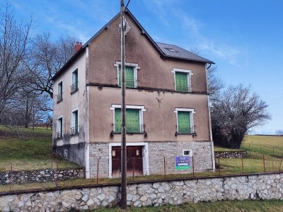 Maison 6 pices / 4 chambres A VENDRE - CHATEAU CHINON CAMPAGNE - 126.42 m2 - 152000€