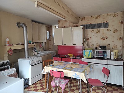 MAISON - CHATEAU CHINON VILLE - 62.44 m2 - VENDU