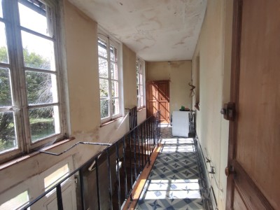 MAISON A VENDRE - CHATEAU CHINON VILLE - 349.38 m2 - 142000€