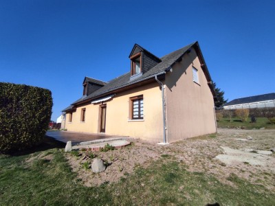 Pavillon sur vide sanitaire - CHATEAU CHINON VILLE - 144.34 m2 - VENDU