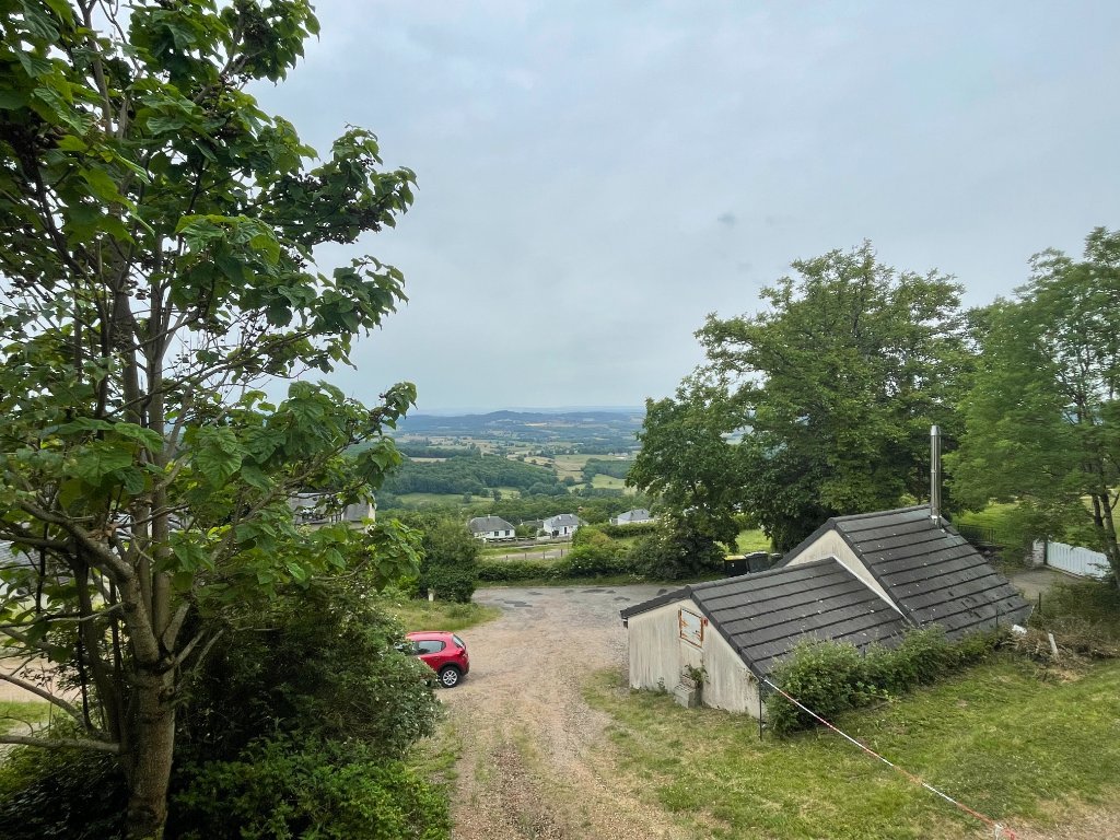 MAISON - CHATEAU CHINON VILLE - 68.36 m2 - VENDU