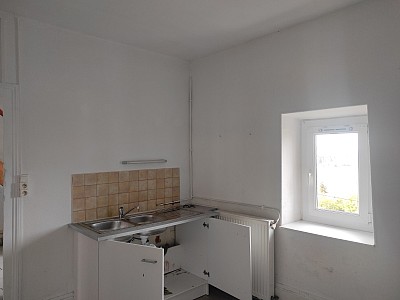 MAISON A VENDRE - CHATEAU CHINON VILLE - 92.43 m2 - 60 000 €