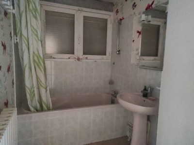 MAISON A VENDRE - CHATEAU CHINON VILLE - 77.38 m2 - 82�000�&euro;