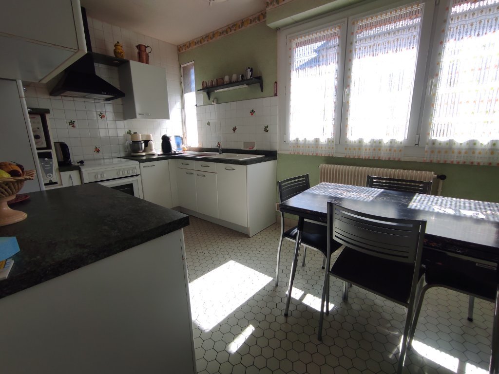 MAISON - CHATEAU CHINON VILLE - 137.69 m2 - VENDU