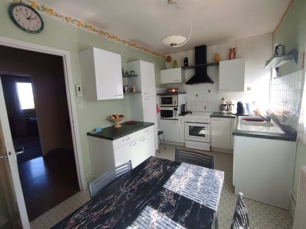 MAISON - CHATEAU CHINON VILLE - 137.69 m2 - VENDU