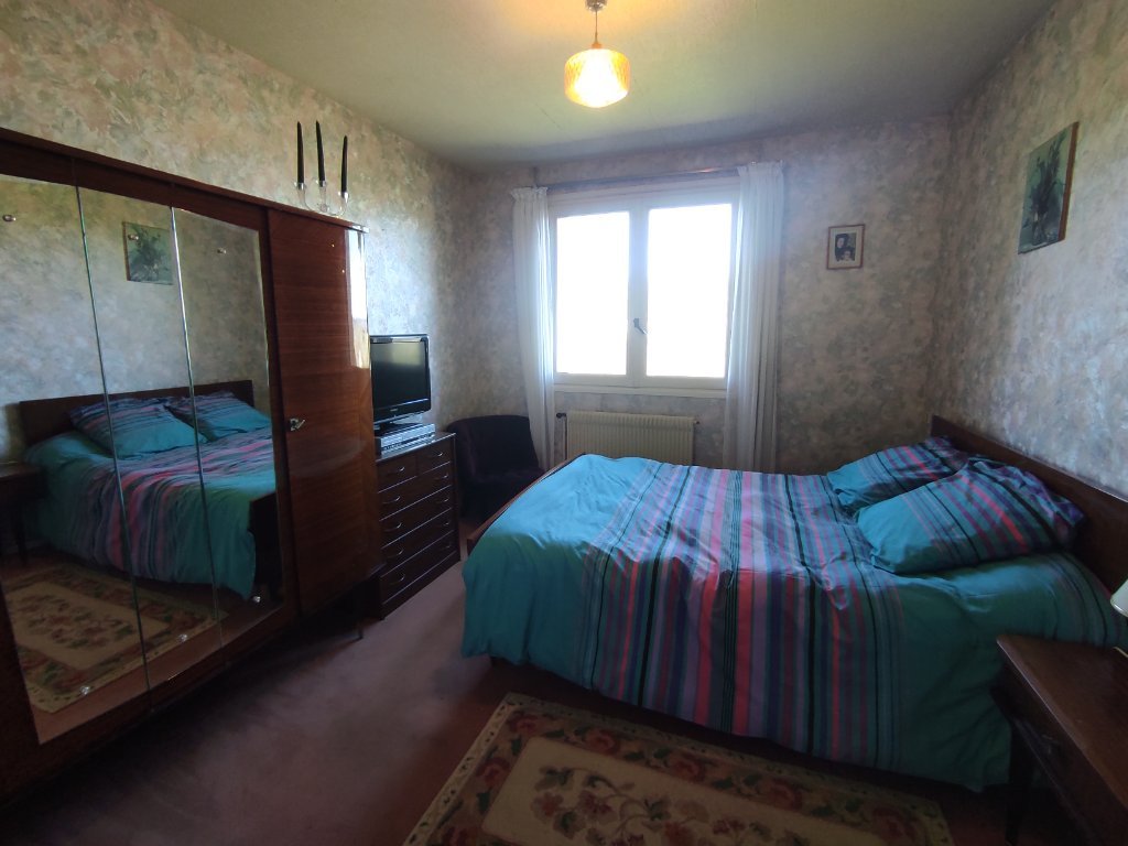 MAISON - CHATEAU CHINON VILLE - 137.69 m2 - VENDU