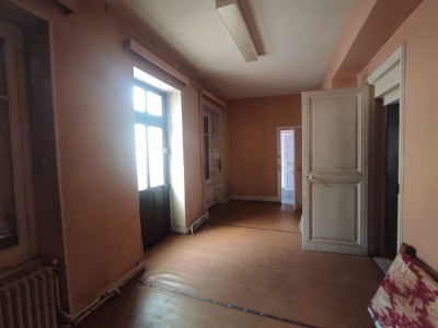 MAISON - CHATEAU CHINON VILLE - 349.38 m2 - VENDU