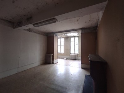 MAISON - CHATEAU CHINON VILLE - 349.38 m2 - VENDU