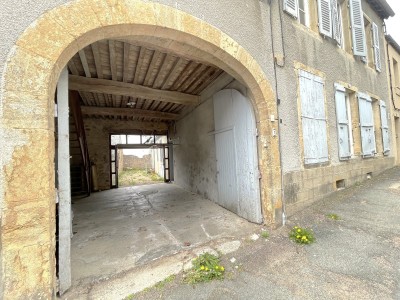 MAISON A VENDRE - CHATEAU CHINON VILLE - 190 m2 - 88 000 &euro;