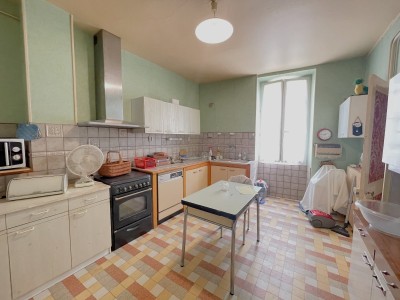 MAISON A VENDRE - CHATEAU CHINON VILLE - 190 m2 - 88 000 &euro;