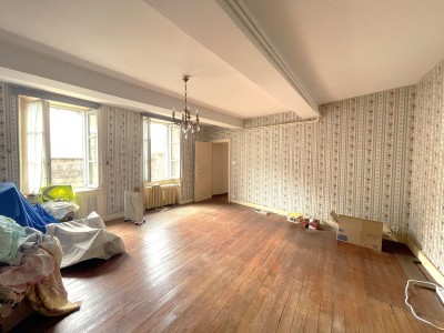 MAISON A VENDRE - CHATEAU CHINON VILLE - 190 m2 - 88 000 &euro;