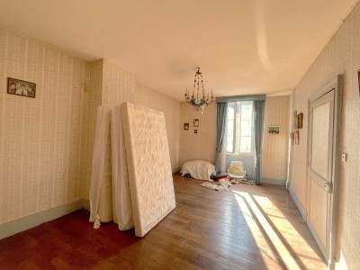 MAISON A VENDRE - CHATEAU CHINON VILLE - 190 m2 - 88 000 &euro;